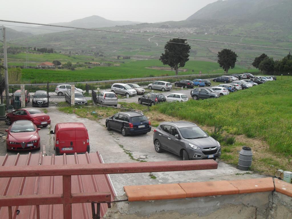 Agriturismo La Targa Buonfornello المظهر الخارجي الصورة